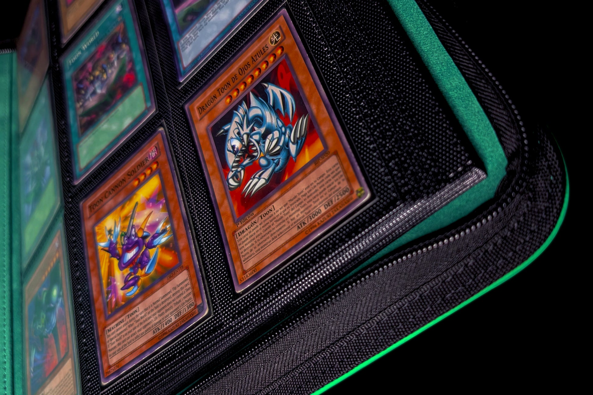 Toon Binder | Premium TCG Binder | 9 Pocket - 360 Cards Gaia Oricards Shop Toon Binder | Premium TCG Binder | 9 Pocket - 360 Cards Gaia Oricards Shop